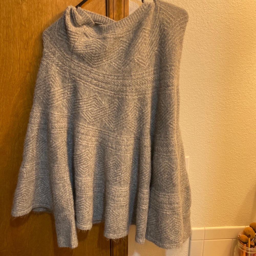 Maurices poncho